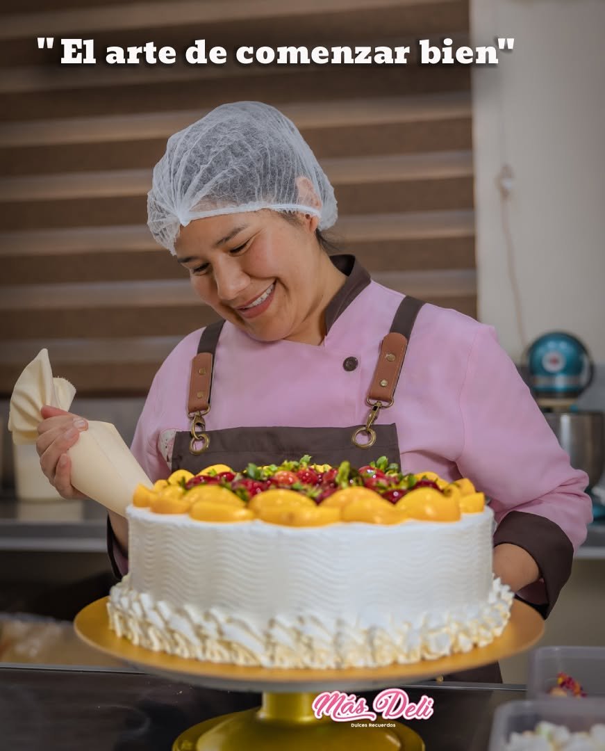 Decorando una torta Más Deli